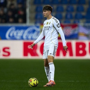 TA：阿森纳关注19岁的巴尔德佩尼亚斯与17岁的贝利尼奥